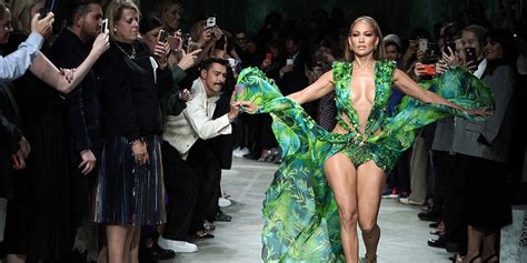 vestito lopez versace|jennifer lopez versace outfit.